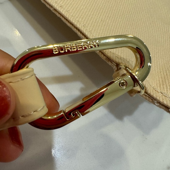 💕Burberry Pouch Wristlet Makeup Cosmetic Bag Beige from LOGO Zippered NEW - Picture 8 of 8